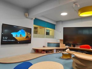 Εγκατάσταση Οθονών στη Λεόντειο Σχολή